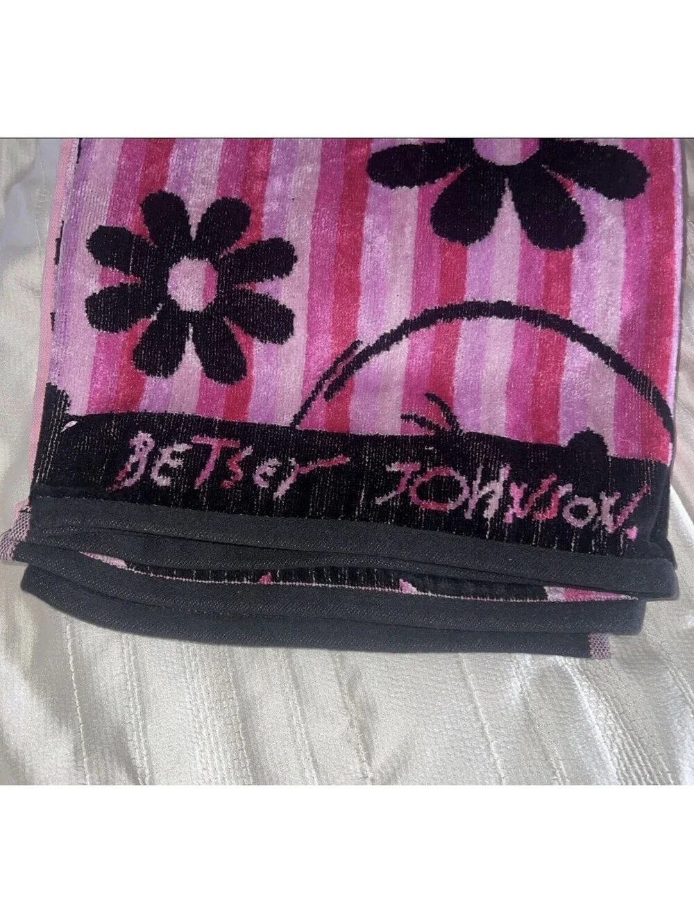 Betsey Johnson Beach Towel Retro Flowers Smiley Face & Pink Stripes, New